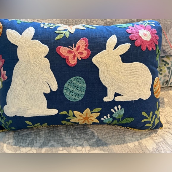NWT Spring Gatherings Embroidered Pillow - Picture 1 of 13
